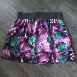 XL colorful skirt.